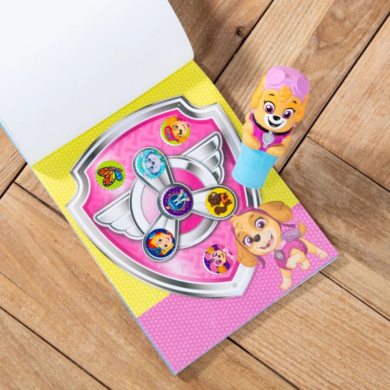Sticker WOW! Książeczka z naklejkami, Psi Patrol Skye