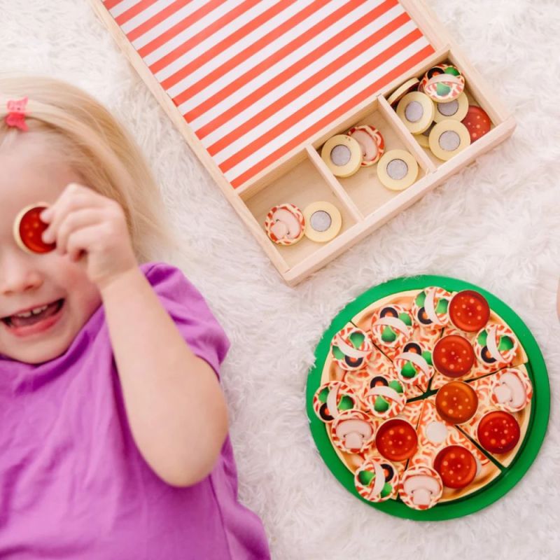 Drewniana pizza do krojenia i układania